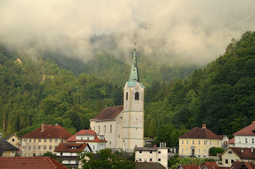 [Marjan Kopač] Farna cerkev